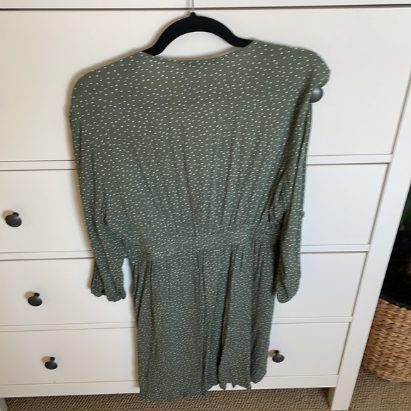 Green Dynamite keyhole dress - Picture 3 of 3